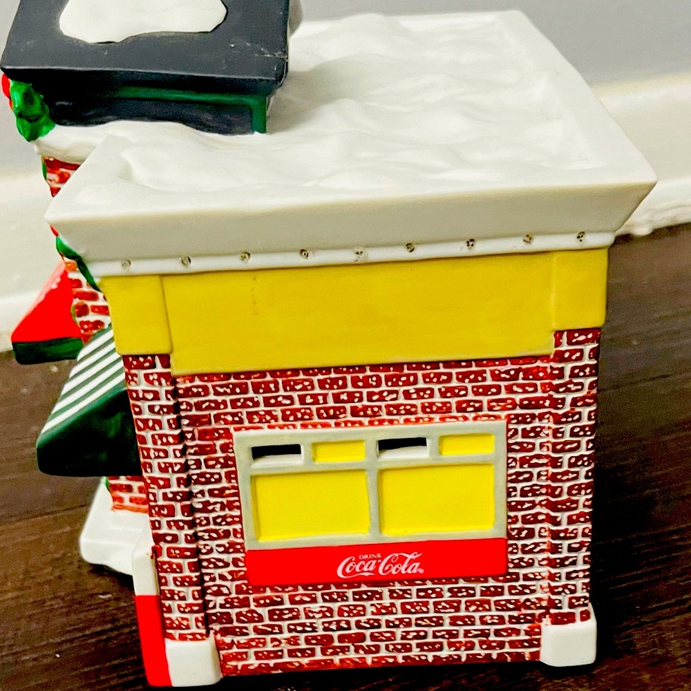 Eckerds Drive Thru Pharmacy & Coca Cola Drive Thru - Picture 4 of 6